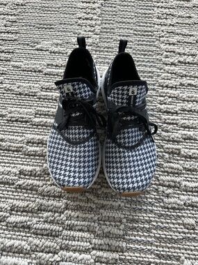 New Balance Houndstooth Knit Sneakers - Black & White